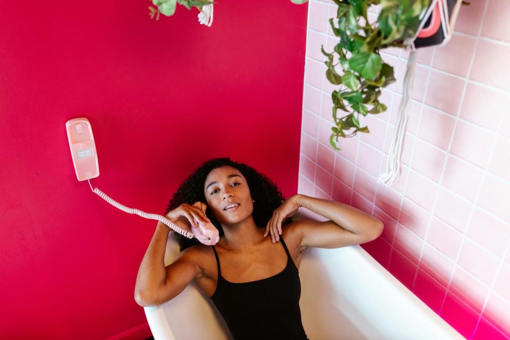 au téléphone